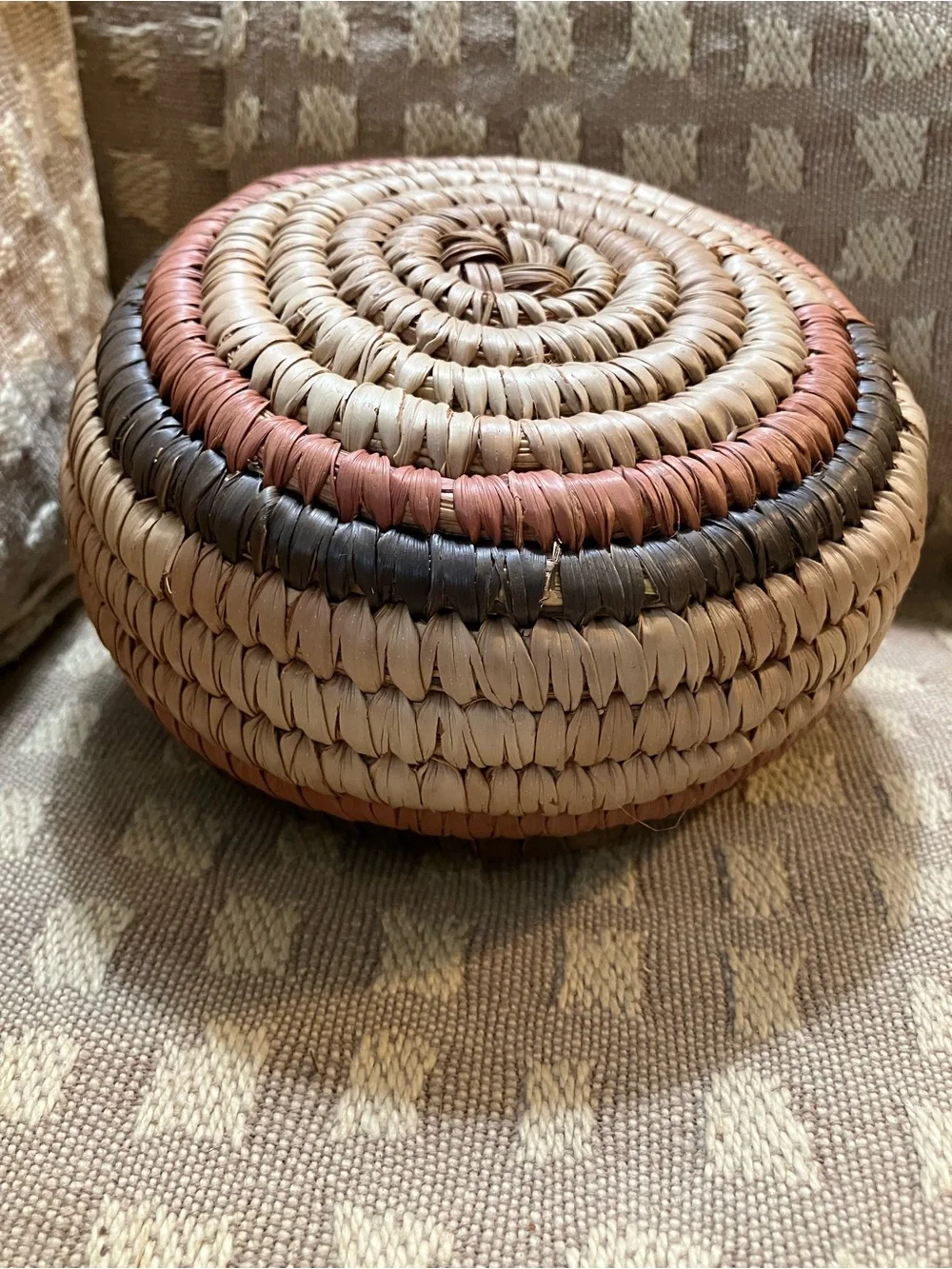 Vintage Mexican hand-woven coiled basket folk art. With lid